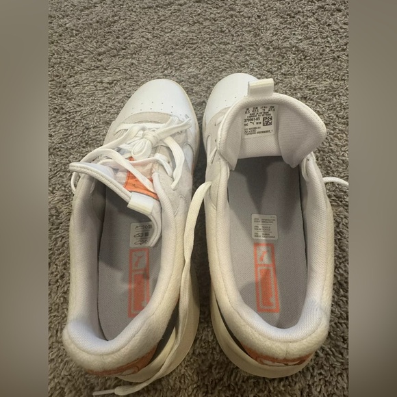 NIB Women’s Puma Aeon Heritage Sneakers, Orange/White/Navy, Size 11 - Picture 9 of 9